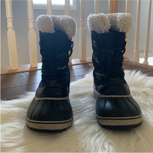 Sorel Yoot Pac Kids Youth Black Waterproof
Insulated Snow Boots - Picture 2 of 10